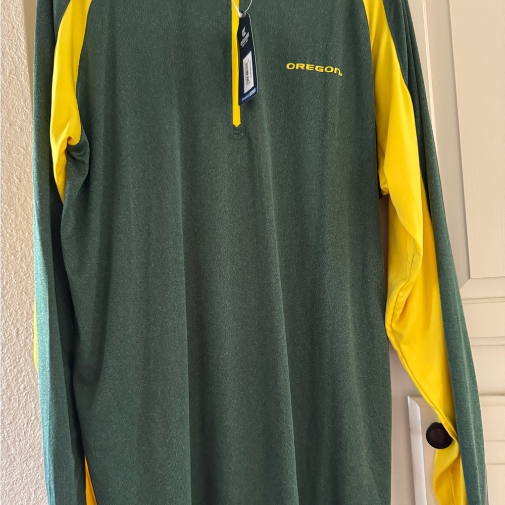 NWT Green and Yellow Oregon  Ducks Pullover